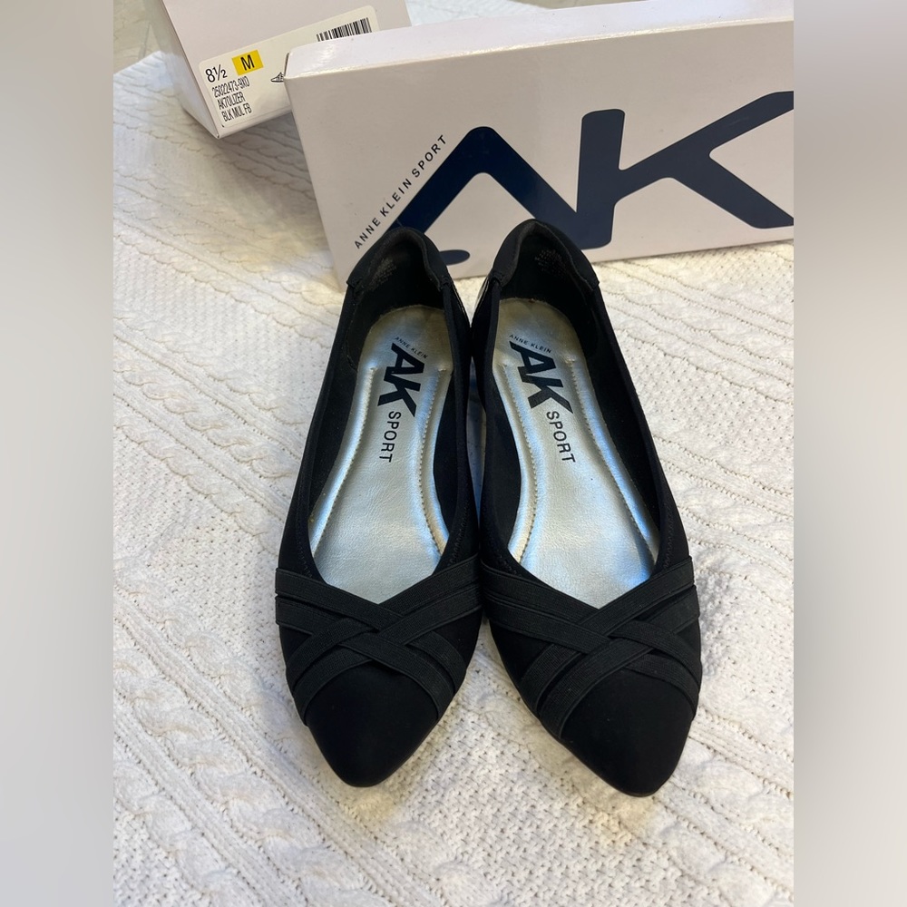 Anne Klein Sport Olizer ballet flat. Black. Size 8.5.